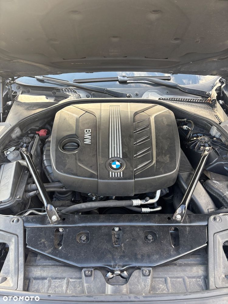 BMW Seria 5 525d xDrive - 17
