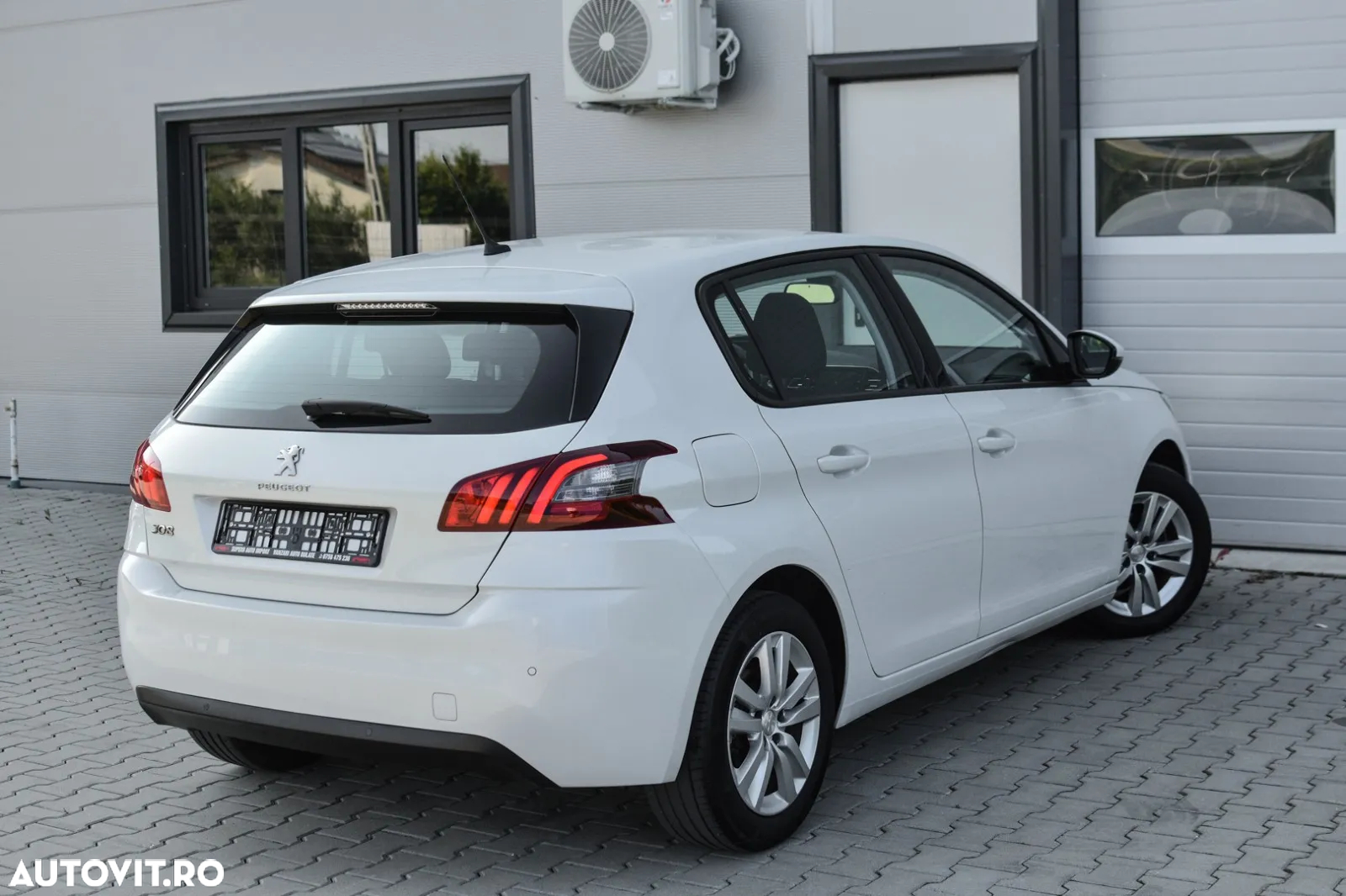 Peugeot 308 1.2 L PureTech Turbo S&S Allure - 3