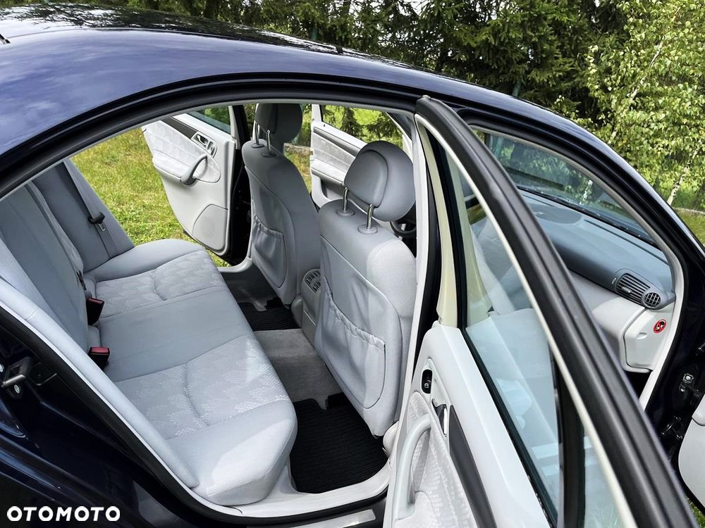 Mercedes-Benz Klasa C 200 Kompressor Avantgarde - 9
