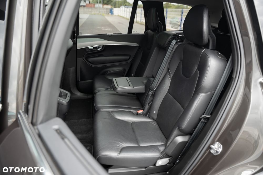 Volvo XC 90 B5 D AWD Geartronic Momentum - 35