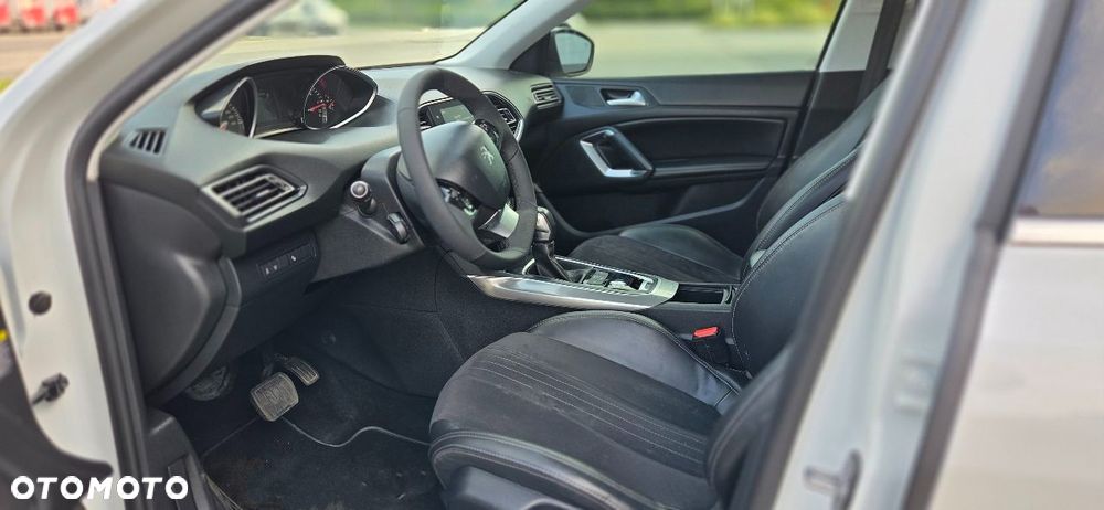 Peugeot 308 BlueHDi 150 EAT6 Stop & Start GT-Line Edition - 37