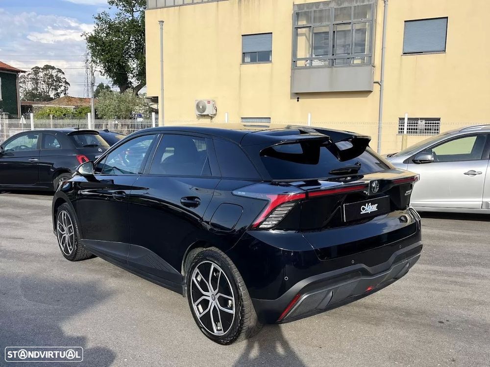 MG MG4 64 kWh Luxury - 54