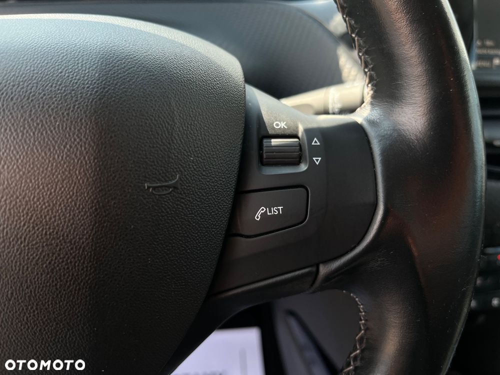 Peugeot 2008 1.6 BlueHDi Style - 10