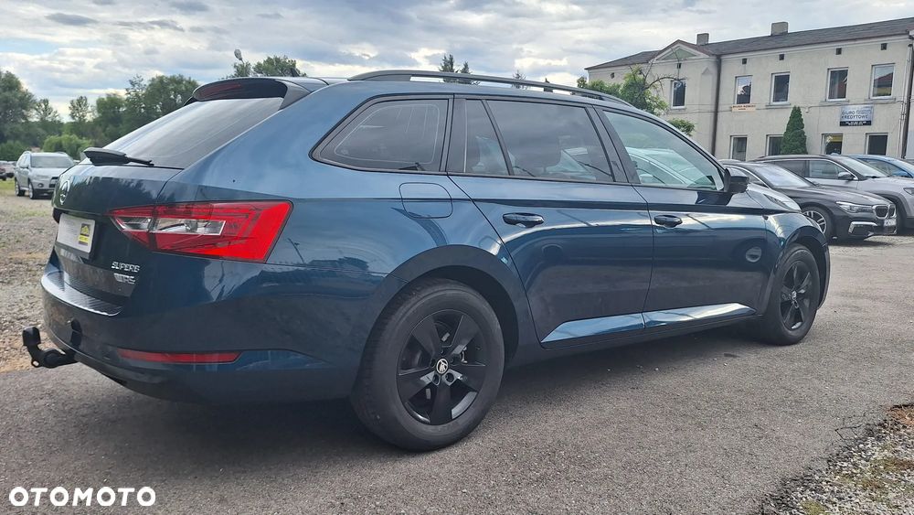 Skoda Superb 1.6 TDI Ambition - 5