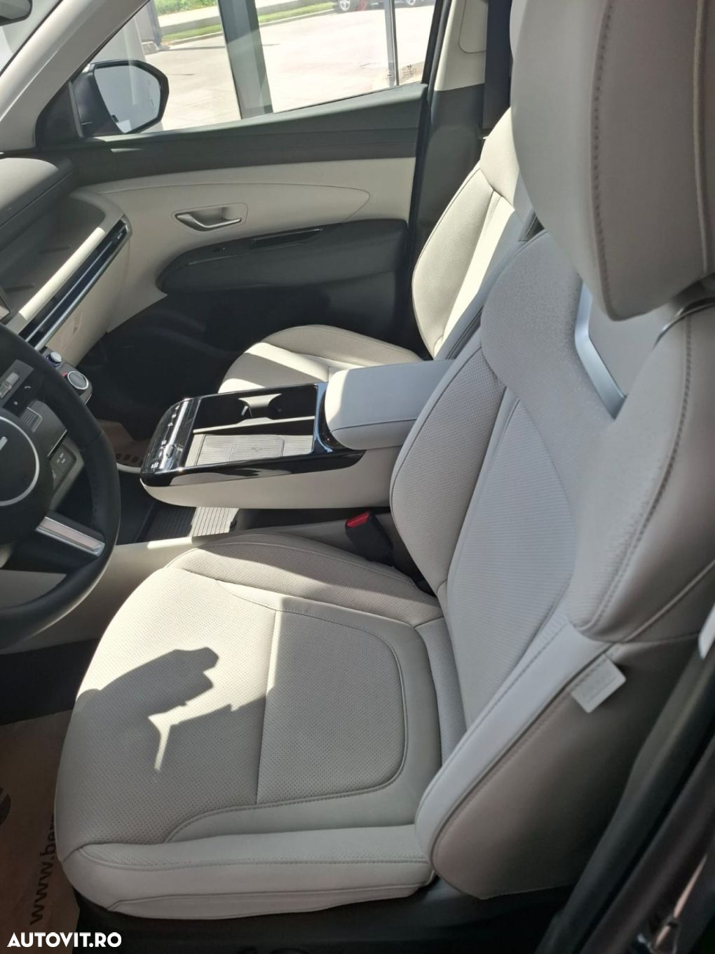 Hyundai Tucson 1.6 l 215 CP 4WD 6AT HEV Luxury - 11