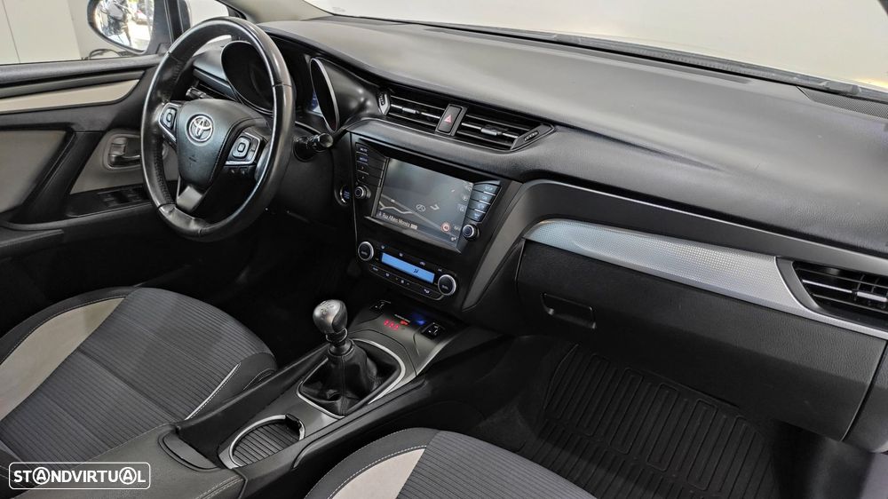 Toyota Avensis Touring Sports 2.0 D-4D Exclusive+GPS - 26