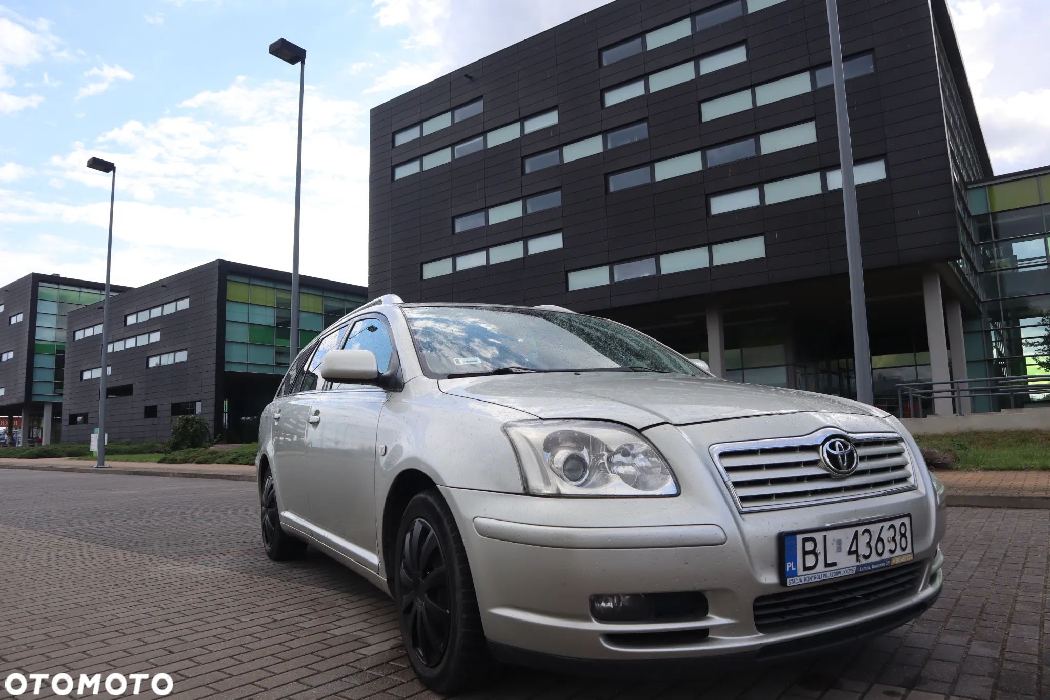 Toyota Avensis 2.0 D-4D Combi - 1