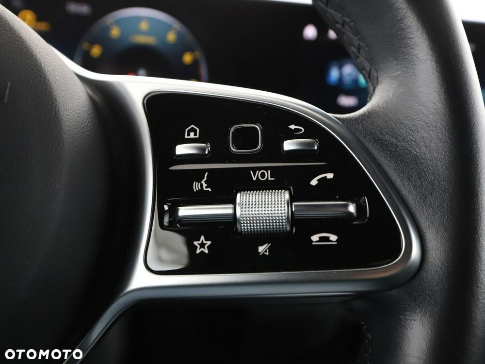 Mercedes-Benz CLA 180 Progressive - 32