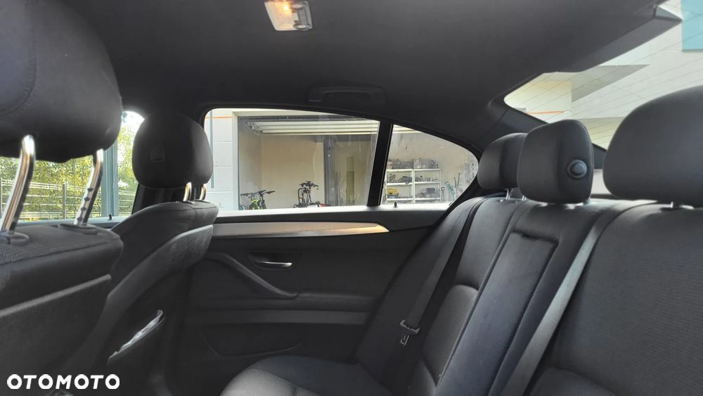 BMW Seria 5 525d xDrive - 19