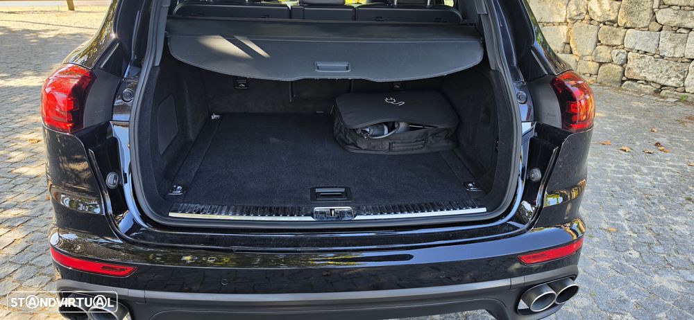 Porsche Cayenne S E-Hybrid Platinum Edition - 37