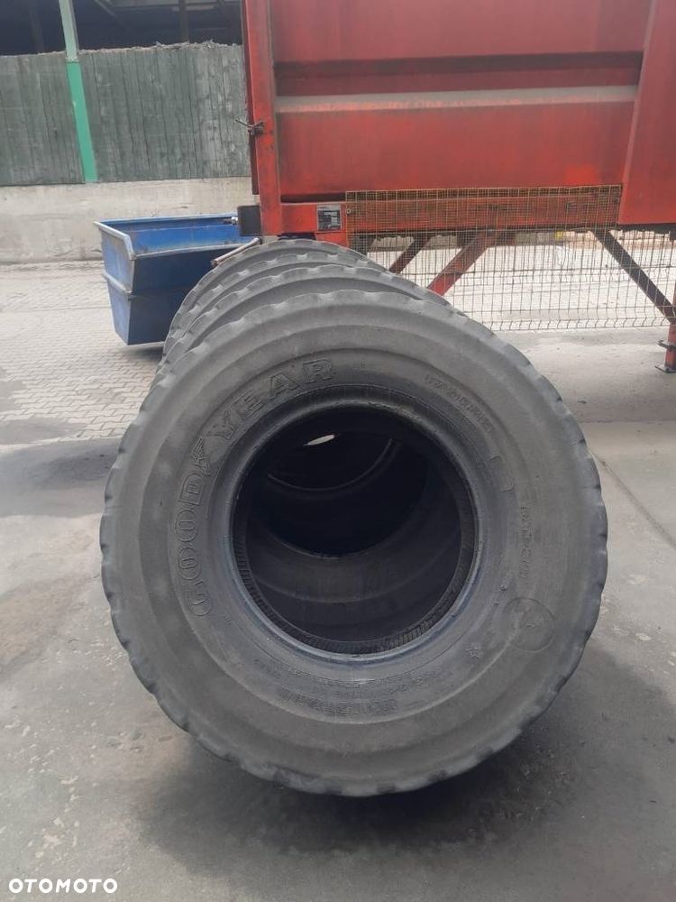 Opony Goodyear RT-3B 17.5R25 - 1