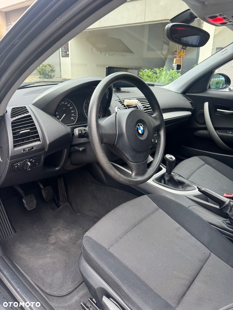 BMW Seria 1 - 23