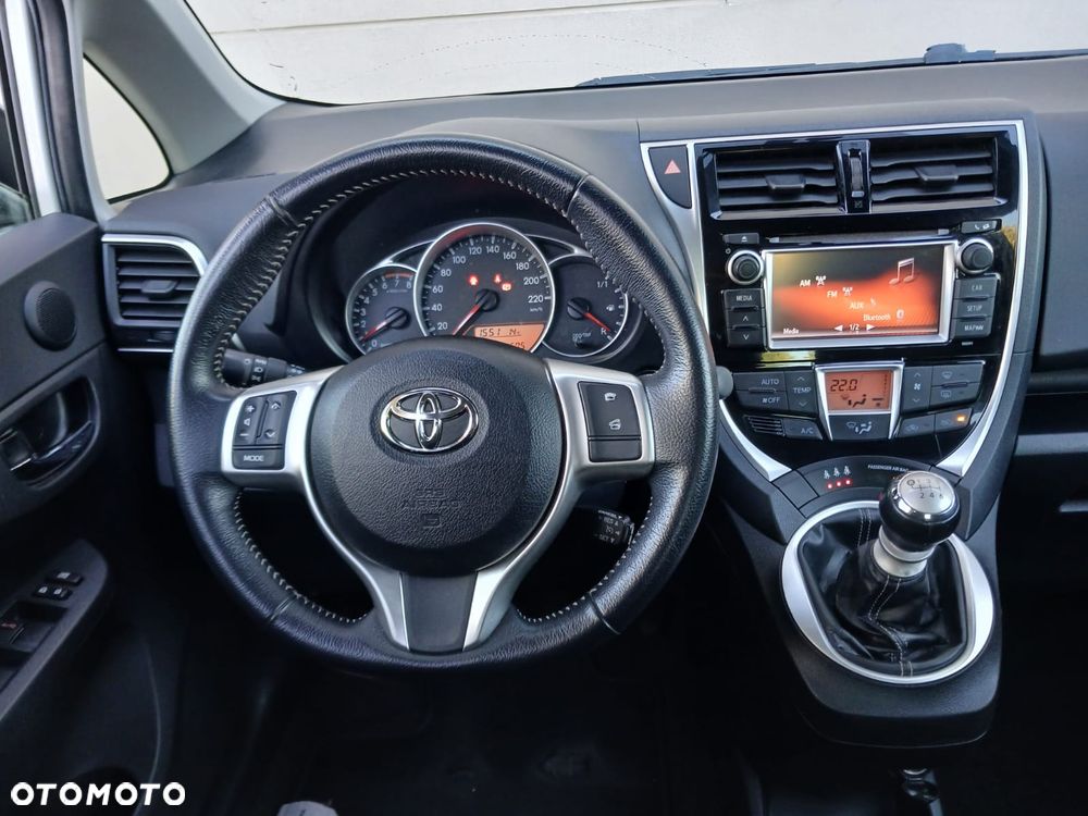 Toyota Verso S 1.33 VVT-i Start-Stop Club - 19