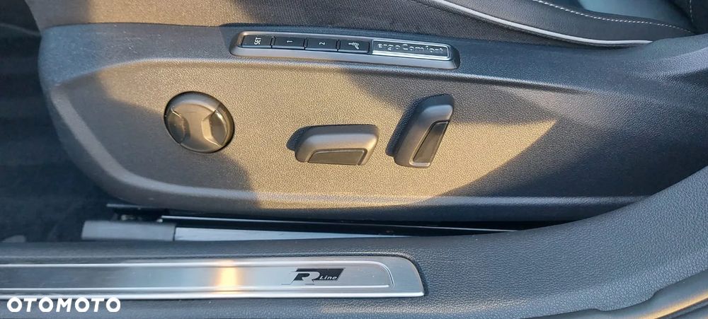 Volkswagen Arteon 2.0 TDI SCR DSG R-Line Edition - 25