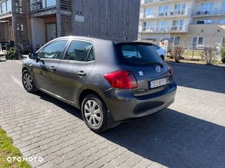 Toyota Auris 1.4 D-4D Luna - 1