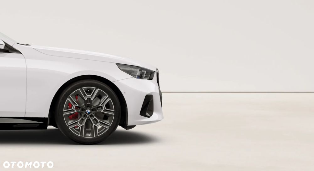 BMW Seria 5 550e xDrive PHEV M Sport - 5