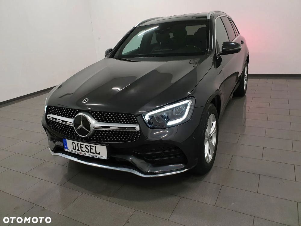 Mercedes-Benz GLC 300 d 4Matic 9G-TRONIC AMG Line Plus - 37