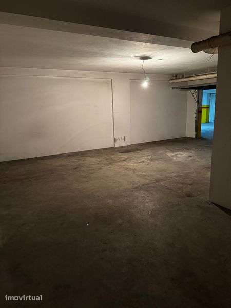 Alugo/Arrendo GARAGEM BOX Vila do Conde - Grande imagem: 4/5