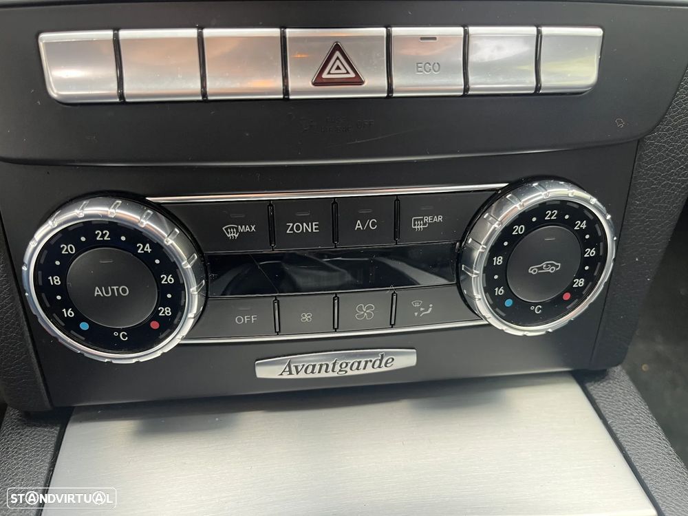 Mercedes-Benz C 200 - 11