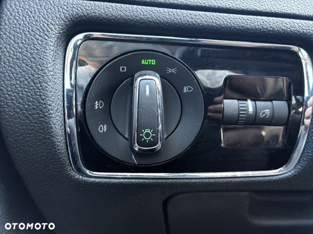 Skoda Superb 2.0 TDI DSG L&K - 22