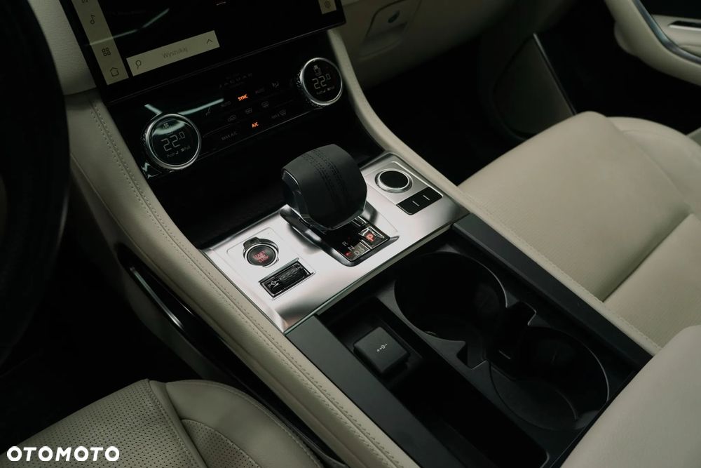 Jaguar F-Pace 2.0 P250 mHEV AWD R-Dynamic Black - 22