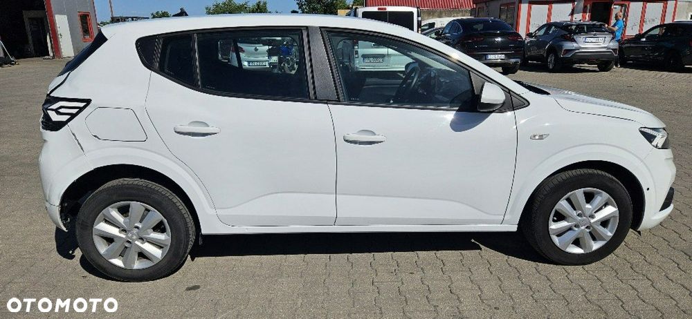 Dacia Sandero - 8