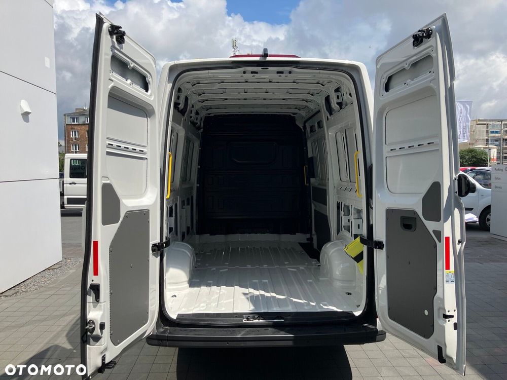 Volkswagen Crafter 35 2.0 TDI L3H3 3640 140 KM - 14