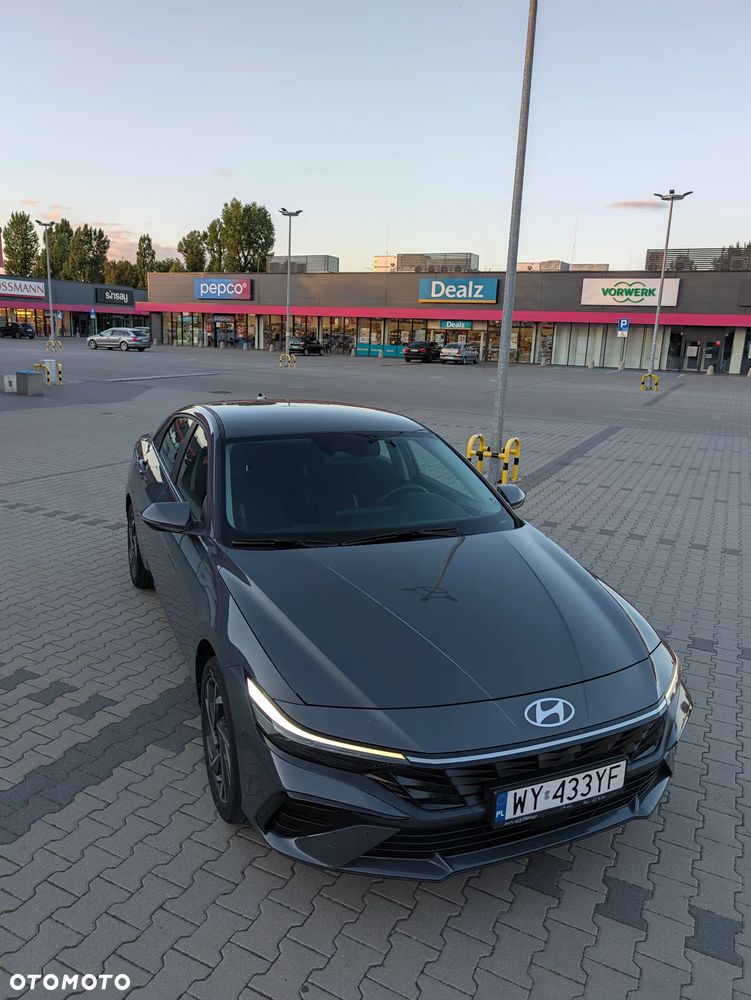 Hyundai Elantra 1.6 Smart CVT - 4