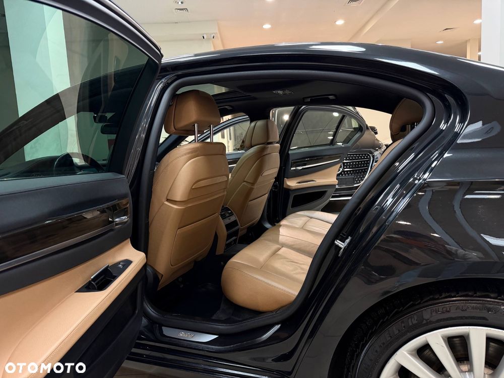 BMW Seria 7 730d Edition Exclusive - 30