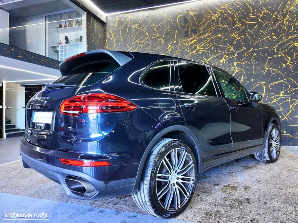 Porsche Cayenne Platinum Edition - 2