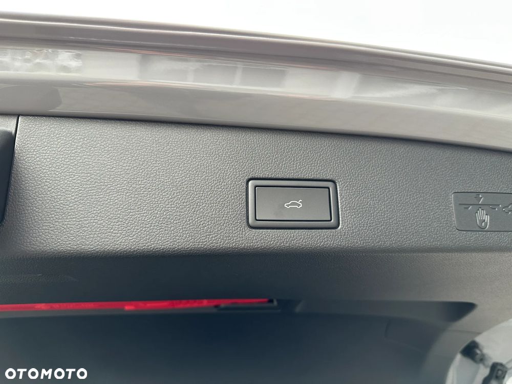 Volkswagen Golf VIII 2.0 TDI Life Plus DSG - 29
