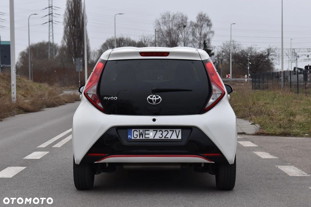 Toyota Aygo x.shift x-play connect - 5