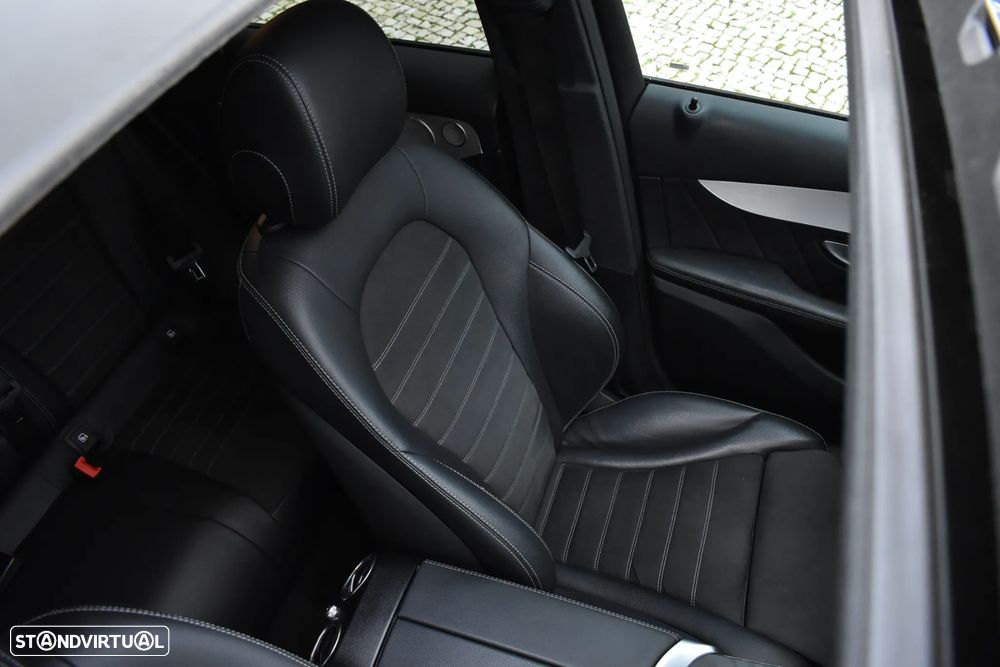 Mercedes-Benz GLC 300 e Coupe 4Matic 9G-TRONIC AMG Line - 23