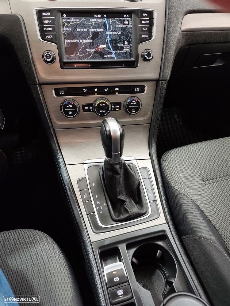 VW Golf Variant 1.6 TDi Sportline DSG - 27