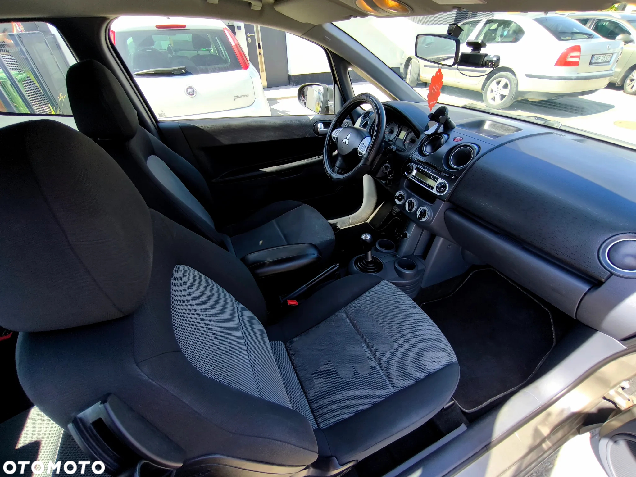Mitsubishi Colt 1.3 Inform Cleartec - 23
