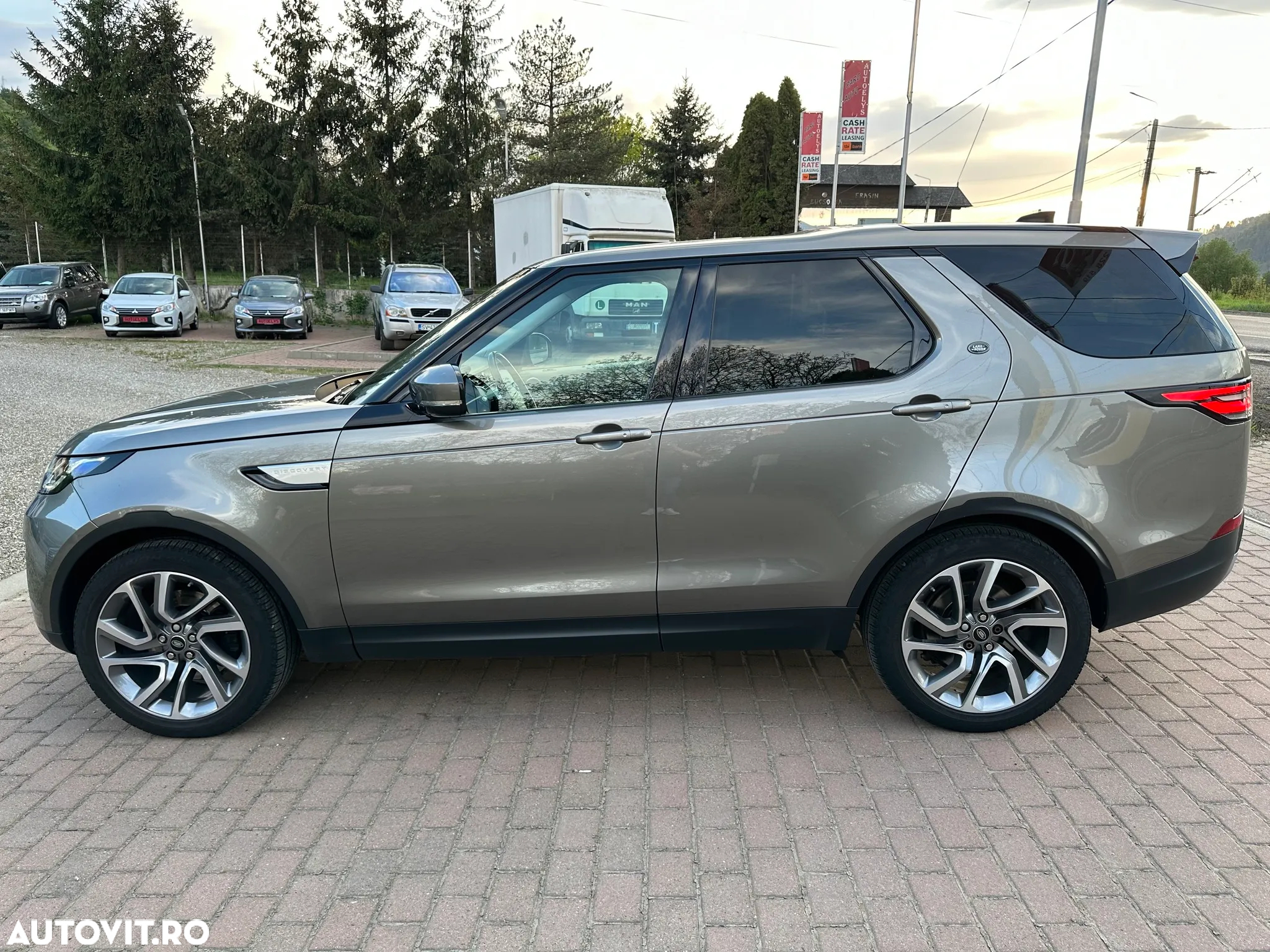 Land Rover Discovery 3.0 L TD6 HSE Luxury - 7