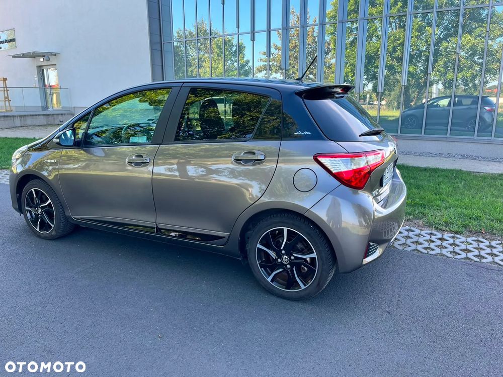 Toyota Yaris Hybrid 100 Selection Passion - 7