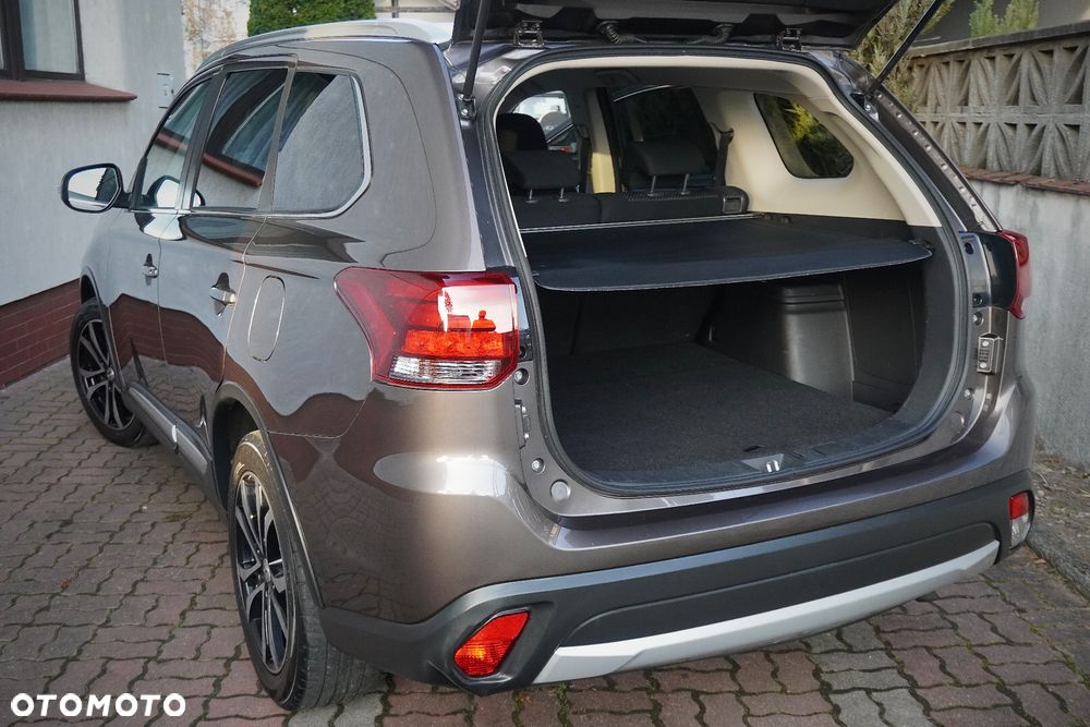 Mitsubishi Outlander - 10