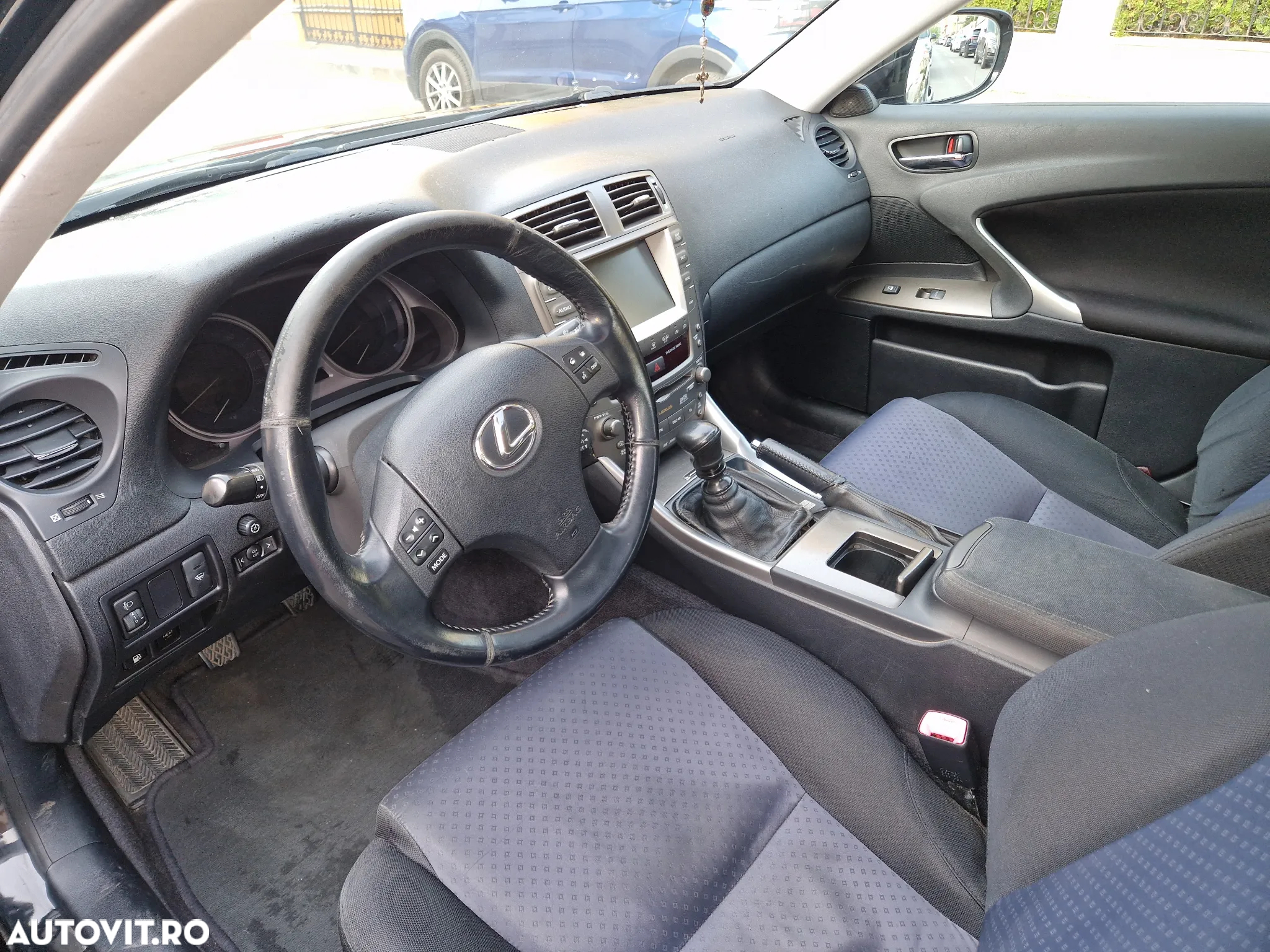 Lexus Seria IS 220d - 11