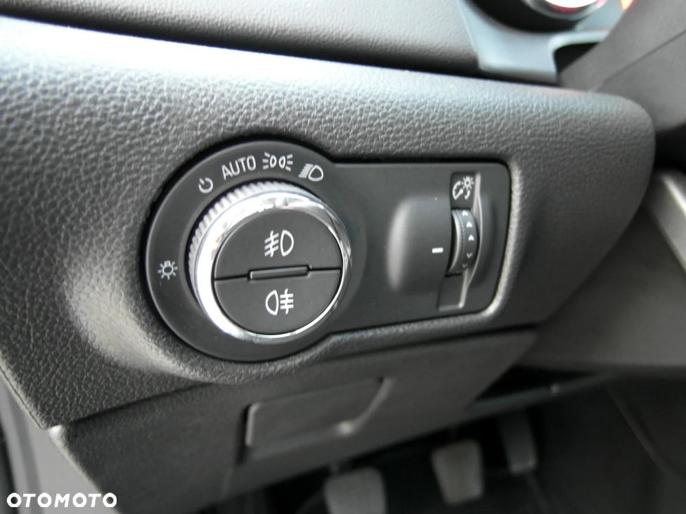 Opel Astra 1.4 Turbo Innovation - 32