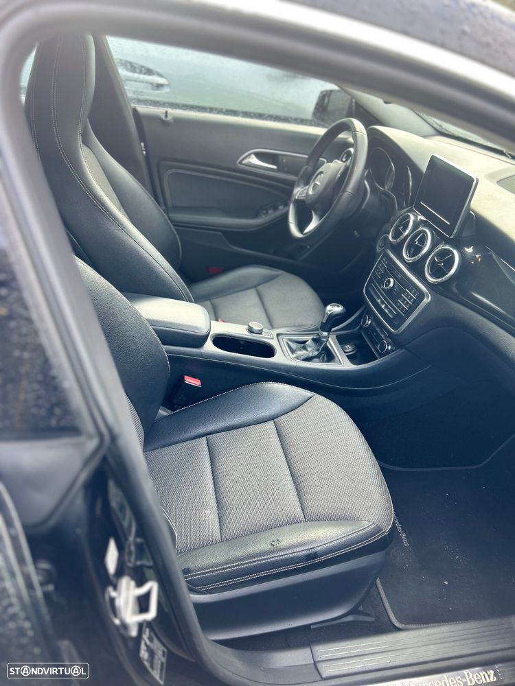 Mercedes-Benz CLA 180 d - 2