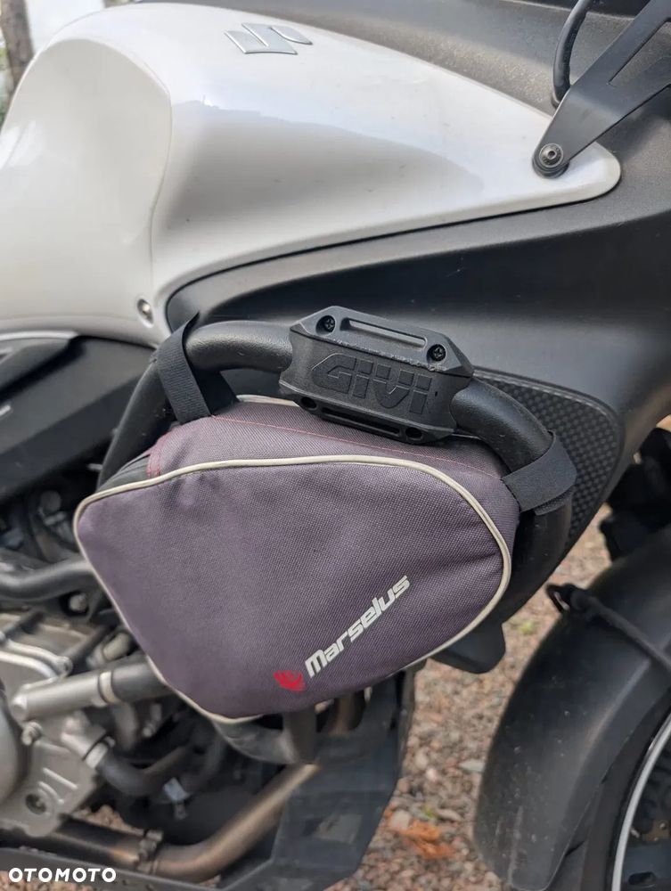 Suzuki V-STROM - 18