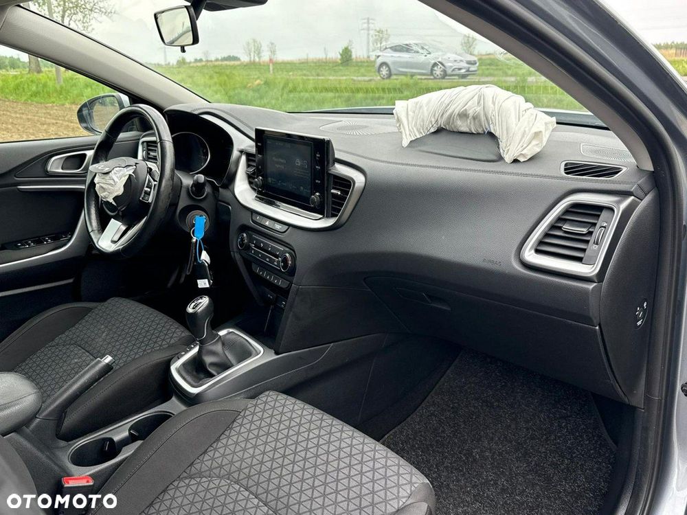 Kia Ceed 1.5 T-GDI Business Line - 18