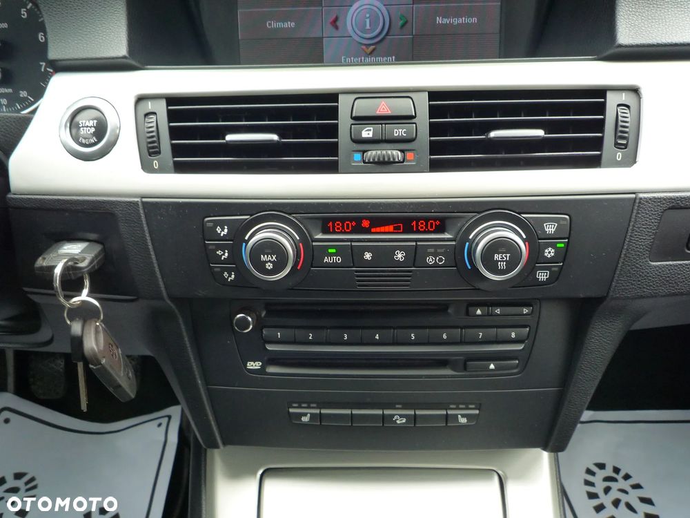 BMW Seria 3 325i xDrive - 25