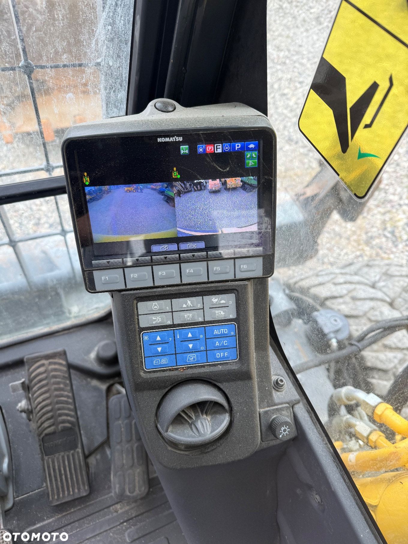 Komatsu PW180-10 - 6