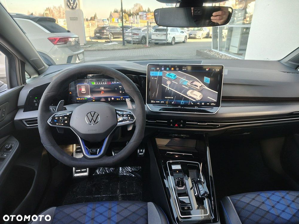 Volkswagen Golf - 11