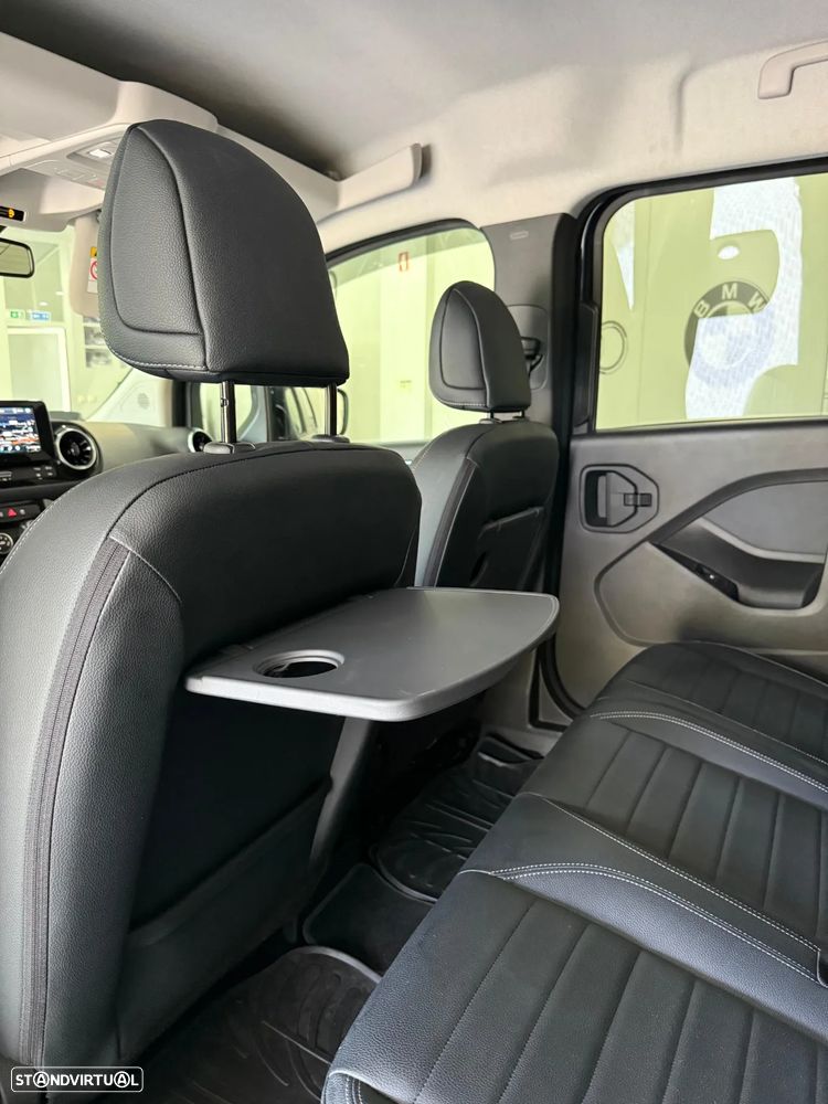 Mercedes-Benz T 180 - 17