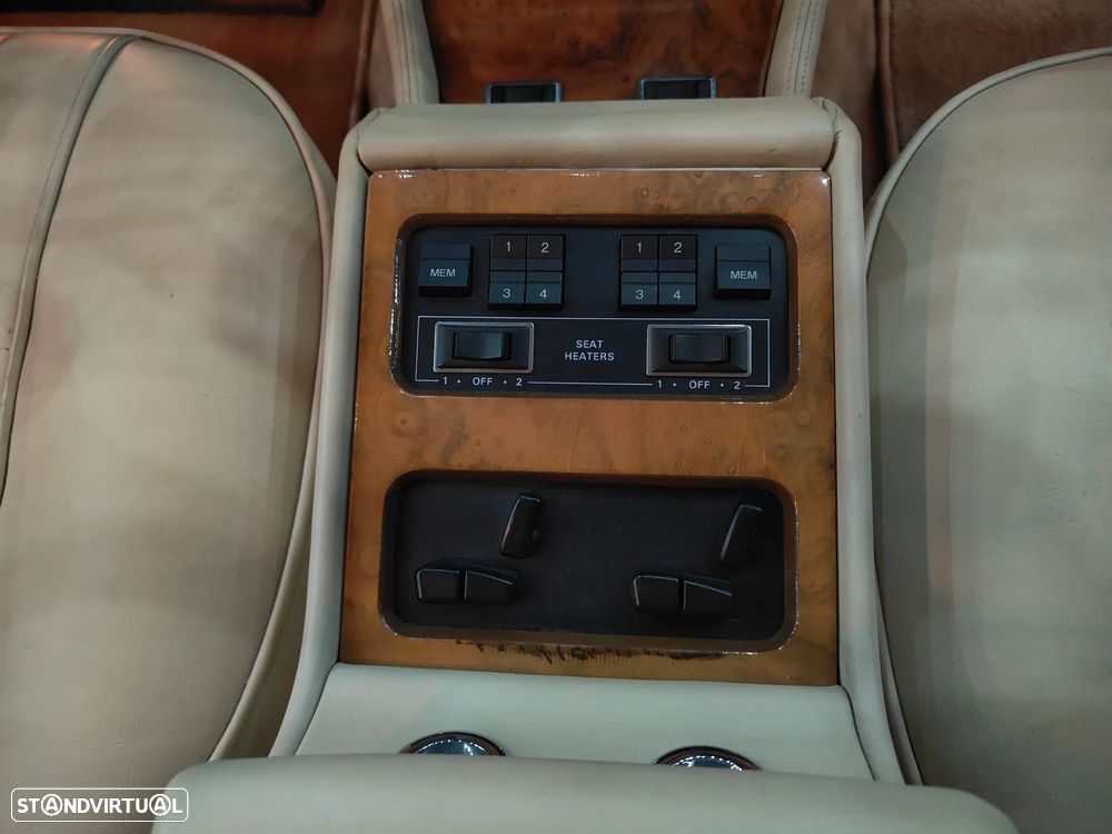 Rolls Royce Silver Spur - 26