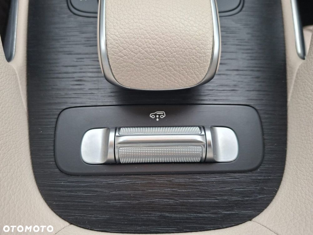 Mercedes-Benz GLE 300 d 4-Matic - 28