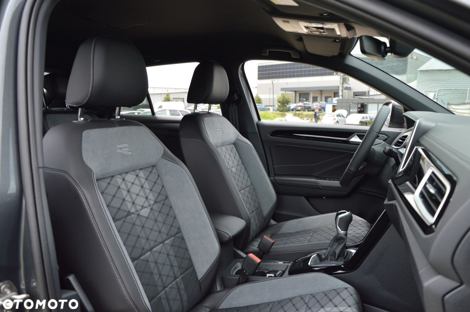 Volkswagen T-Roc - 15